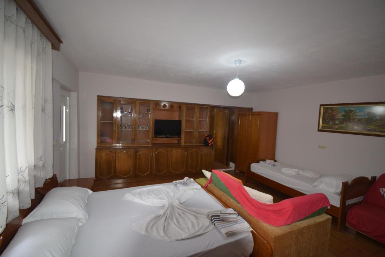 Villa Shqiponja Sarandë 外观 照片